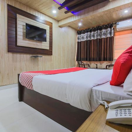 Hotel Surya Palace 마드가온 외부 사진