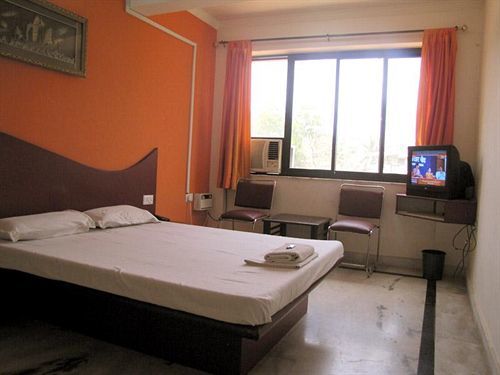 Hotel Surya Palace 마드가온 외부 사진