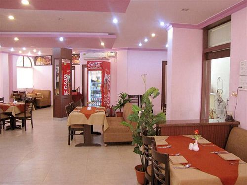 Hotel Surya Palace 마드가온 외부 사진