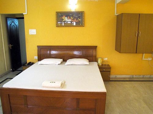Hotel Surya Palace 마드가온 외부 사진