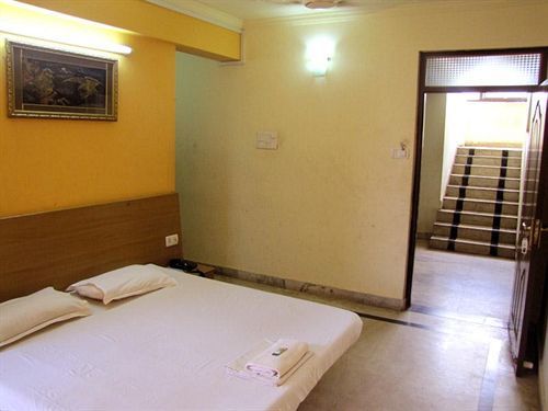 Hotel Surya Palace 마드가온 외부 사진