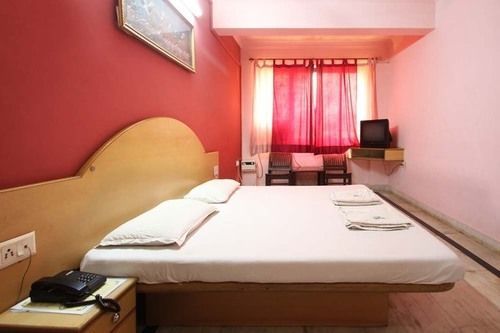 Hotel Surya Palace 마드가온 외부 사진
