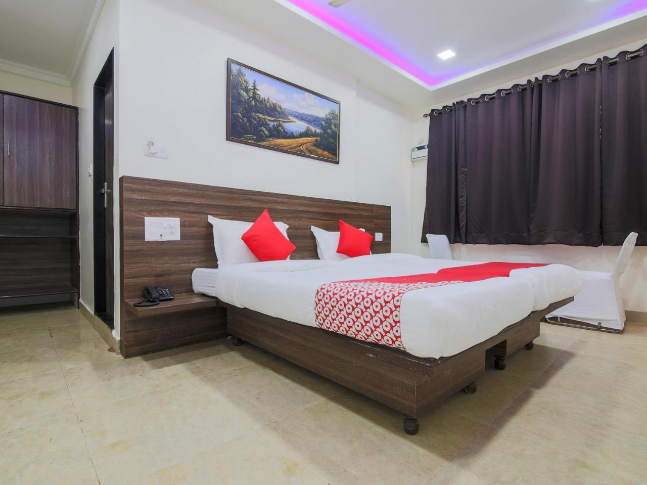 Hotel Surya Palace 마드가온 외부 사진