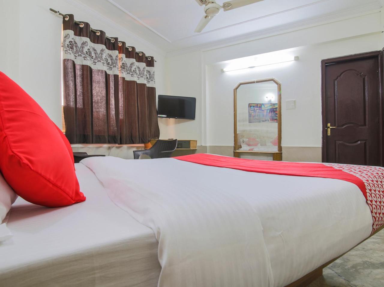 Hotel Surya Palace 마드가온 외부 사진