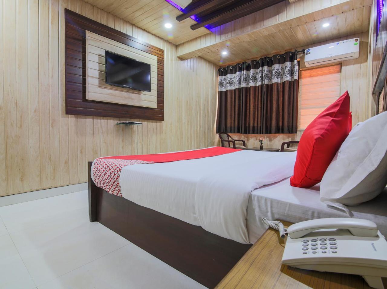 Hotel Surya Palace 마드가온 외부 사진